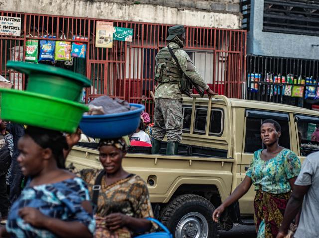 (260127) -- GOMA, Jan. 27, 2026 (Xinhua) -- A member of the March 23 Movement (M23) rebel group is seen on patrol in Goma, eastern Democratic Republic of the Congo (DRC), Jan. 27, 2026. One year after Goma, a regional urban hub in the eastern Democratic Republic of the Congo (DRC), fell to the March 23 Movement (M23) rebel group, the conflict continues to shape daily life in the region. (Str/Xinhua)