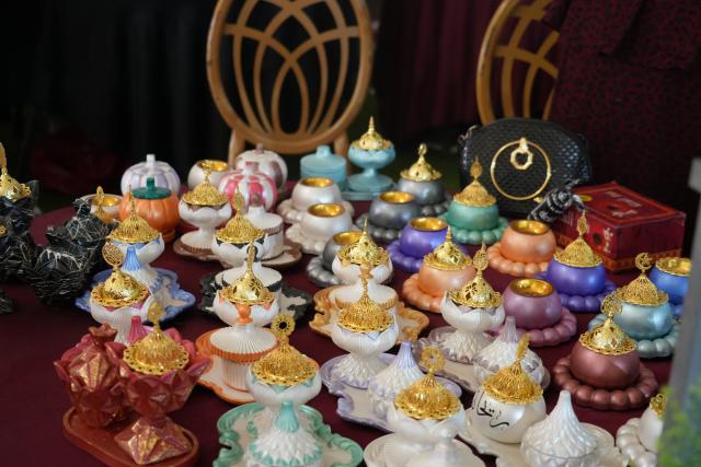 (260127) -- ATBARA, Jan. 27, 2026 (Xinhua) -- Photo taken on Jan. 27, 2026 shows traditional handcrafted accessories on display at the exhibition in Atbara, River Nile State, Sudan. Atbara, a relatively stable city in northern Sudan's River Nile State, is hosting the "Made in River Nile" exhibition, which highlights Sudanese industry's resolve to aid economic recovery and revive national production, even amid the country's ongoing internal conflicts. (Photo by Fayez Elzaki/Xinhua)