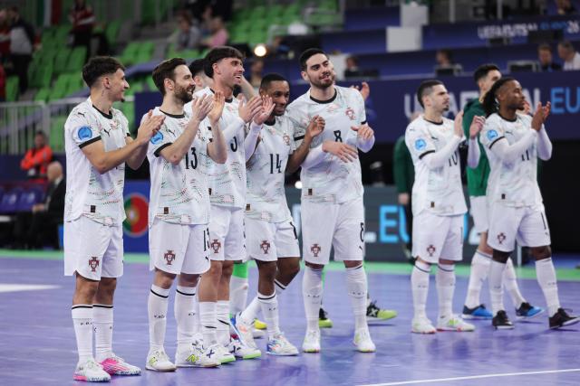 (260128) -- LJUBLJANA, Jan. 28, 2026 (Xinhua) -- Players of Portugal celebrate after winning the UEFA Futsal EURO 2026 group match between Hungary and Portugal at Arena Stozice, Ljubljana, Slovenia, Jan. 27, 2026. (Photo by Zeljko Stevanic/Xinhua)