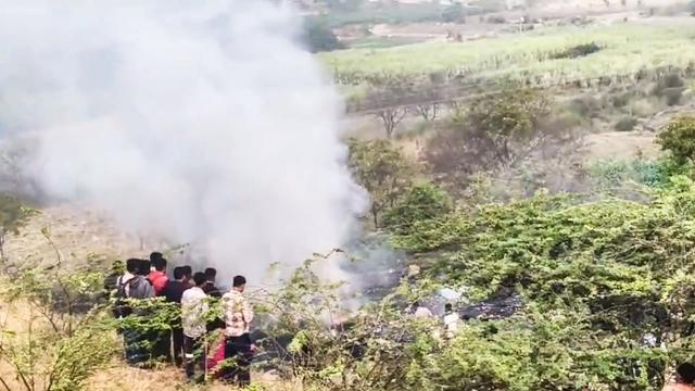 (260128) -- NEW DELHI, Jan. 28, 2026 (Xinhua) -- Rescuers are in operation at the site of an air crash at Baramati airport in Pune district, Maharashtra state of India, Jan. 28, 2026.
  Five people, including the deputy chief minister of India's western state of Maharashtra, Ajit Pawar, and two pilots, on board an aircraft were killed Wednesday in a crash, officials said.
  The small aircraft crashed while attempting to land at Baramati airport in Pune district, about 249 km southeast of Mumbai, the capital city of Maharashtra.
  According to an initial report released by India's civil aviation watchdog, the Directorate General of Civil Aviation (DGCA), no person on board has survived the crash. (IANS via Xinhua)