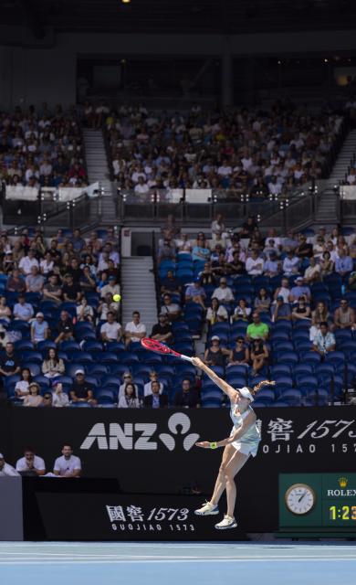 (260128) -- MELBOURNE, Jan. 28, 2026 (Xinhua) -- Elena Rybakina serves during the women's singles quarterfinal match between Elena Rybakina of Kazakhstan and Iga Swiatek of Poland at the Australian Open tennis tournament in Melbourne, Australia, Jan. 28, 2026. (Photo by Hu Jingchen/Xinhua)