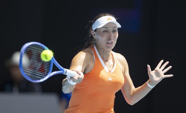 (260128) -- MELBOURNE, Jan. 28, 2026 (Xinhua) -- Jessica Pegula hits a return during the women's singles quarterfinal match between Jessica Pegula of the United States and Amanda Anisimova of the United States at the Australian Open tennis tournament in Melbourne, Australia, Jan. 28, 2026. (Photo by Hu Jingchen/Xinhua)