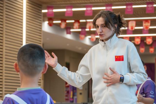 (260128) -- BEIJING, Jan. 28, 2026 (Xinhua) -- Zaparivannaia Mariia from Russia instructs young students at a fencing club in Wuhan, central China's Hubei Province, Jan. 10, 2026. Zaparivannaia is a coach at a fencing club in Wuhan.
  Fueled by China's expanding visa-free policies, inbound travel surged in 2025, with visa-free entries jumping 49.5 percent year-on-year to nearly 30.1 million, official data showed.
  The National Immigration Administration said on Wednesday that international visitors made over 82 million crossings in total, marking a 26.4 percent year-on-year increase.
  Currently, China offers visa-free entry to citizens of 76 countries. Plus, travelers from 55 countries can take advantage of a 240-hour visa-free transit policy at 65 different entry points. 
  Beyond short-term visits, this openness is fostering a vibrant community of international residents. More scholars, students, and professionals are choosing to live and work in China, deepening people-to-people bonds. China, with much to be explored and a lot more to offer, continues to captivate hearts and minds worldwide. (Xinhua/Du Zixuan)