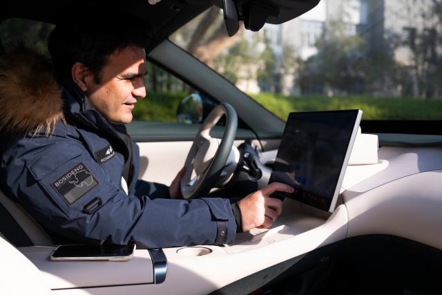 (260128) -- BEIJING, Jan. 28, 2026 (Xinhua) -- Mauri Joseph Tualaulelei tries a Chinese new energy vehicle (NEV) in Wuhan, central China's Hubei Province, Jan. 8, 2026. Tualaulelei from Samoa is pursuing a master's degree in Physical Education at Central China Normal University. He has been in China since 2017.
  Fueled by China's expanding visa-free policies, inbound travel surged in 2025, with visa-free entries jumping 49.5 percent year-on-year to nearly 30.1 million, official data showed.
  The National Immigration Administration said on Wednesday that international visitors made over 82 million crossings in total, marking a 26.4 percent year-on-year increase.
  Currently, China offers visa-free entry to citizens of 76 countries. Plus, travelers from 55 countries can take advantage of a 240-hour visa-free transit policy at 65 different entry points. 
  Beyond short-term visits, this openness is fostering a vibrant community of international residents. More scholars, students, and professionals are choosing to live and work in China, deepening people-to-people bonds. China, with much to be explored and a lot more to offer, continues to captivate hearts and minds worldwide. (Xinhua/Wu Zhizun)