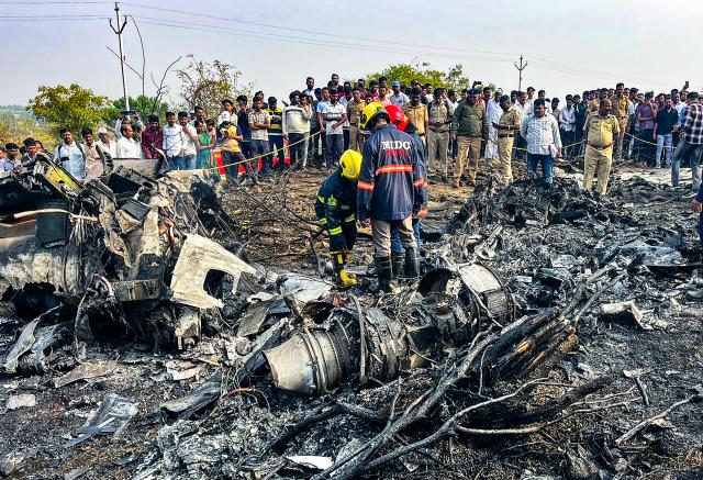 (260128) -- NEW DELHI, Jan. 28, 2026 (Xinhua) -- Rescuers are in operation at the site of an air crash at Baramati airport in Pune district, Maharashtra state of India, Jan. 28, 2026.
  Five people, including the deputy chief minister of India's western state of Maharashtra, Ajit Pawar, and two pilots, on board an aircraft were killed Wednesday in a crash, officials said.
  The small aircraft crashed while attempting to land at Baramati airport in Pune district, about 249 km southeast of Mumbai, the capital city of Maharashtra.
  According to an initial report released by India's civil aviation watchdog, the Directorate General of Civil Aviation (DGCA), no person on board has survived the crash. (IANS via Xinhua)