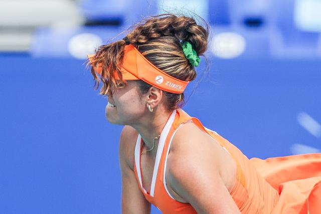 (260128) -- MANILA, Jan. 28, 2026 (Xinhua) -- Camila Osorio competes during the women's singles round of 16 match between Camila Osorio of Colombia and Hontama Mai of Japan at the WTA Philippine Women's Open in Manila, the Philippines, Jan. 28, 2026. (Xinhua/Rouelle Umali)