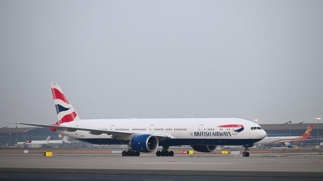 (260128) -- BEIJING, Jan. 28, 2026 (Xinhua) -- British Prime Minister Keir Starmer arrives in Beijing, capital of China, Jan. 28, 2026. Starmer arrived here on Wednesday for an official visit to China through Saturday. (Xinhua/Jin Liangkuai)