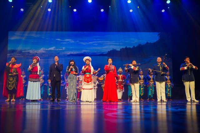 (260128) -- COLOMBO, Jan. 28, 2026 (Xinhua) -- A performance is staged during a Chinese New Year celebration event in Colombo, Sri Lanka, Jan. 27, 2026.
  The opening performance of the 2026 "Happy Chinese New Year" activities took place here Tuesday night, alongside an intangible cultural heritage exhibition. (Photo by Thilina Kaluthotage/Xinhua)