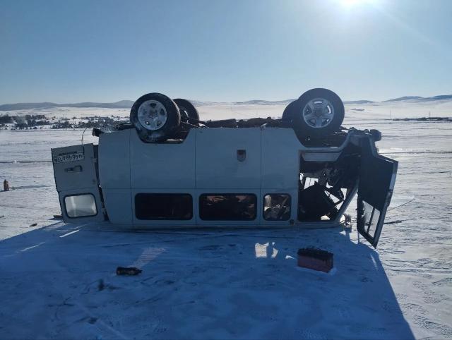(260128) -- VLADIVOSTOK, Jan. 28, 2026 (Xinhua) -- This photo taken on Jan. 28, 2026 shows an overturned car on the frozen surface of Lake Baikal in Russia. A Chinese tourist died after a car carrying tourists overturned on the frozen surface of Lake Baikal in Russia on Wednesday. (Xinhua)