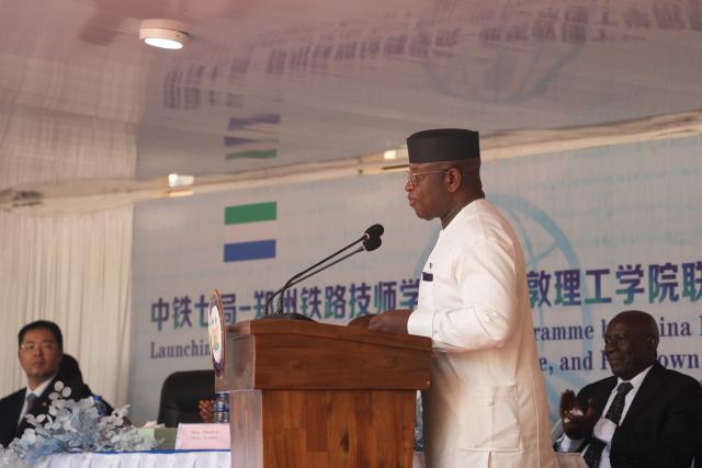 (260128) -- FREETOWN, Jan. 28, 2026 (Xinhua) -- Sierra Leonean President Julius Maada Bio speaks at the inauguration ceremony of a jointly-built vocational academy in Freetown, Sierra Leone, on Jan. 27, 2026. China Railway Seventh Group Co., Ltd. (CRSG), in collaboration with Zhengzhou Railway Technician College and Freetown Polytechnic, officially launched the Excellence Skills Academy on Tuesday in Sierra Leone's capital, Freetown.
   TO GO WITH "Chinese enterprise, college launch vocational academy in Sierra Leone" (CRSG/Handout via Xinhua)