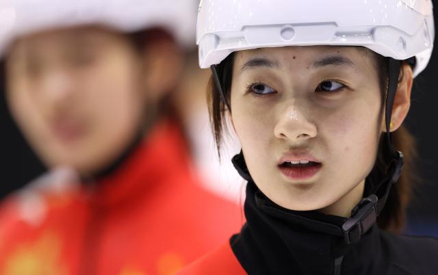(260129) -- BEIJING, Jan. 29, 2026 (Xinhua) -- Chinese short track speed skater Wang Xinran reacts during a training session ahead of the upcoming Milan-Cortina 2026 Winter Olympics in Beijing, China, Jan. 29, 2026. (Xinhua/Li Ming)