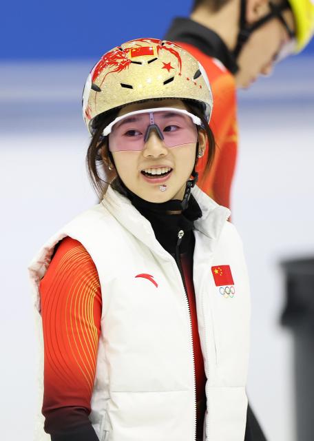 (260129) -- BEIJING, Jan. 29, 2026 (Xinhua) -- Chinese short track speed skater Yang Jingru is seen during a training session ahead of the upcoming Milan-Cortina 2026 Winter Olympics in Beijing, China, Jan. 29, 2026. (Xinhua/Li Ming)