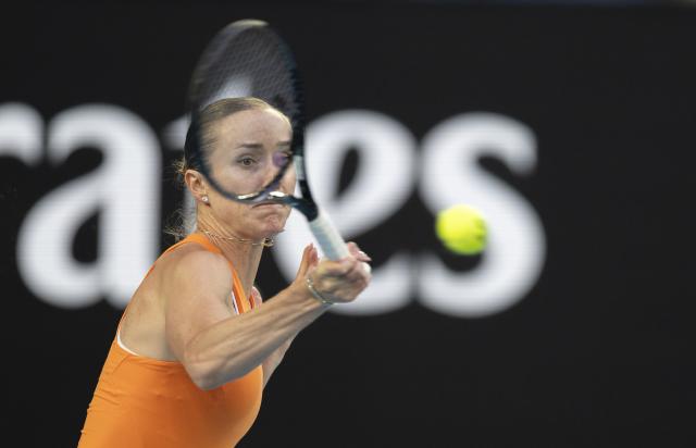 (260129) -- MELBOURNE, Jan. 29, 2026 (Xinhua) -- Elina Svitolina hits a return during the women's singles semifinal match between Aryna Sabalenka of Belarus and Elina Svitolina of Ukraine at the Australian Open tennis tournament in Melbourne, Australia, Jan. 29, 2026. (Photo by Hu Jingchen/Xinhua)