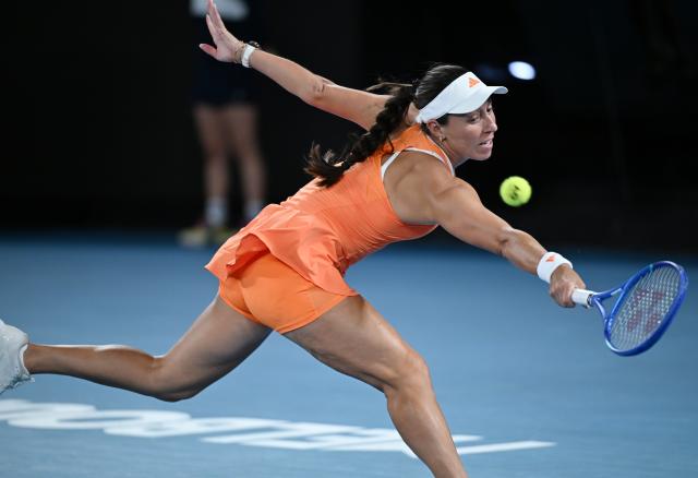 (260129) -- MELBOURNE, Jan. 29, 2026 (Xinhua) -- Jessica Pegula hits a return during the women's singles semifinal match between Jessica Pegula of the United States and Elena Rybakina of Kazakhstan at the Australian Open tennis tournament in Melbourne, Australia, Jan. 29, 2026. (Photo by Wang Shen/Xinhua)