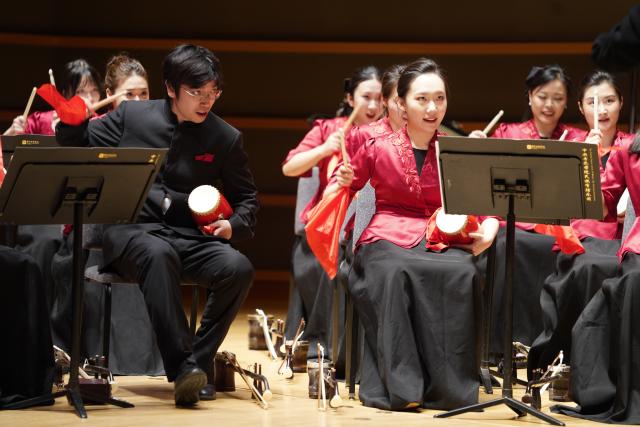 (260130) -- PHILADELPHIA, Jan. 30, 2026 (Xinhua) -- Musicians from the Central Conservatory of Music Chinese Orchestra perform during a special Chinese New Year concert at the Kimmel Center's Perelman Theater in Philadelphia, Pennsylvania, the United States, on Jan. 29, 2026. (Xinhua/Zhang Fengguo)