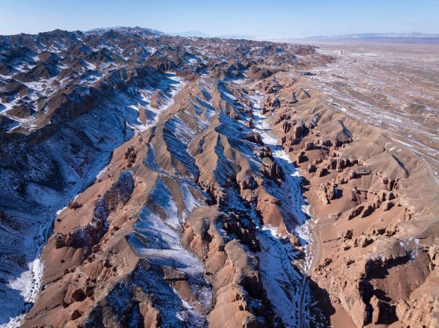 (260130) -- ALMATY, Jan. 30, 2026 (Xinhua) -- An aerial drone photo taken on Jan. 30, 2026 shows the scenery of the Charyn Canyon in Almaty Region, Kazakhstan. (Xinhua/Li Renzi)