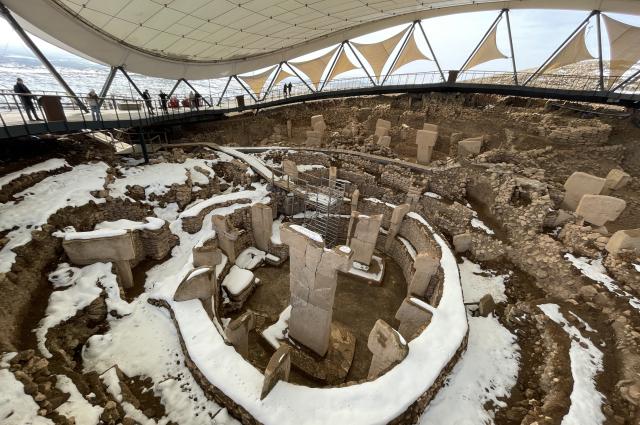 (260130) -- SANLIURFA, Jan. 30, 2026 (Xinhua) -- Tourists visit the Gobeklitepe archeological site in Sanliurfa province, Türkiye, on Jan. 28, 2026. As Türkiye introduces visa-free travel for Chinese citizens, tourism officials in the southeastern province of Sanliurfa are hoping to draw more visitors from China to its rich archaeological sites and ancient cultural landmarks. (Mustafa Kaya/Handout via Xinhua)