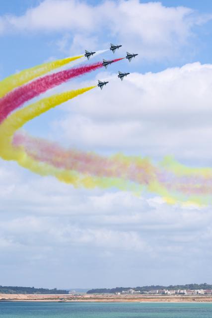 (260131) -- BEIJING, Jan. 31, 2026 (Xinhua) -- Aircraft of the Bayi Aerobatic Team of the Chinese People's Liberation Army (PLA) Air Force conduct training exercises for the 10th Singapore Airshow over the sea near Singapore's Changi Airport in Singapore, Jan. 30, 2026. (Photo by Zhu Jianghai/Xinhua)