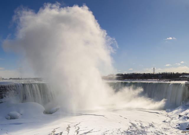 (260131) -- NIAGARA FALLS, Jan. 31, 2026 (Xinhua) -- Ice- and snow-covered Niagara Falls is seen from the Canadian side in Niagara Falls, Ontario, Canada, on Jan. 30, 2026. (Photo by Zou Zheng/Xinhua)