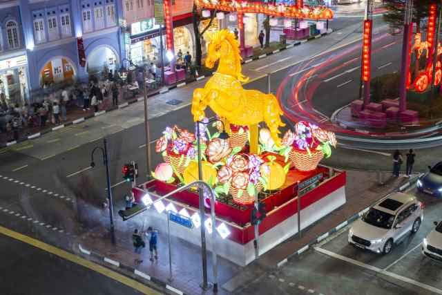 (260131) -- SINGAPORE, Jan. 31, 2026 (Xinhua) -- A lantern inspired by the Chinese zodiac horse is pictured in Singapore on Jan. 30, 2026.
  Lanterns in celebration of the upcoming Chinese New Year were officially lit up in Singapore's Chinatown on Friday evening. (Photo by Then Chih Wey/Xinhua)