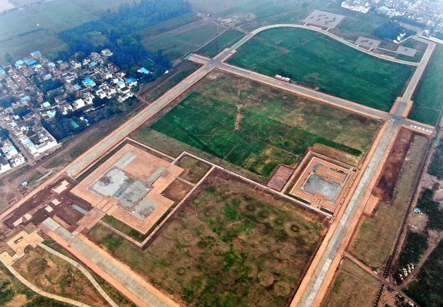 (260131) -- BEIJING, Jan. 31, 2026 (Xinhua) -- An aerial drone photo taken on Oct. 16, 2019 shows the Erlitou archaeology park in Luoyang, central China's Henan Province. (Xinhua/Li An)