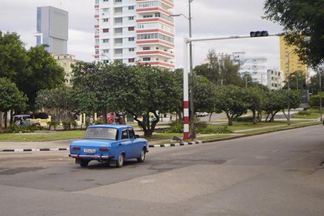 (260131) -- HAVANA, Jan. 31, 2026 (Xinhua) -- A car drives past a traffic light no longer in service due to power outage in Havana, Cuba, Jan. 30, 2026.
  Cuban President Miguel Diaz-Canel on Friday condemned U.S. President Donald Trump for attempting to "strangle" Cuba's economy through new tariff measures, accusing Washington of escalating its long-standing pressure campaign against the island nation.
  "This new measure reveals the fascist, criminal and genocidal nature of a clique that has hijacked the interests of the U.S. people for purely personal ends," he said. (Xinhua/Jiang Biao)