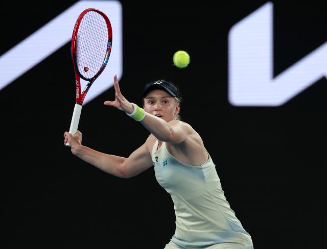 (260131) -- MELBOURNE, Jan. 31, 2026 (Xinhua) -- Elena Rybakina hits a return during the women's singles final between Elena Rybakina of Kazakhstan and Aryna Sabalenka of Belarus at the Australian Open tennis tournament in Melbourne, Australia, Jan. 31, 2026. (Xinhua/Ma Ping)