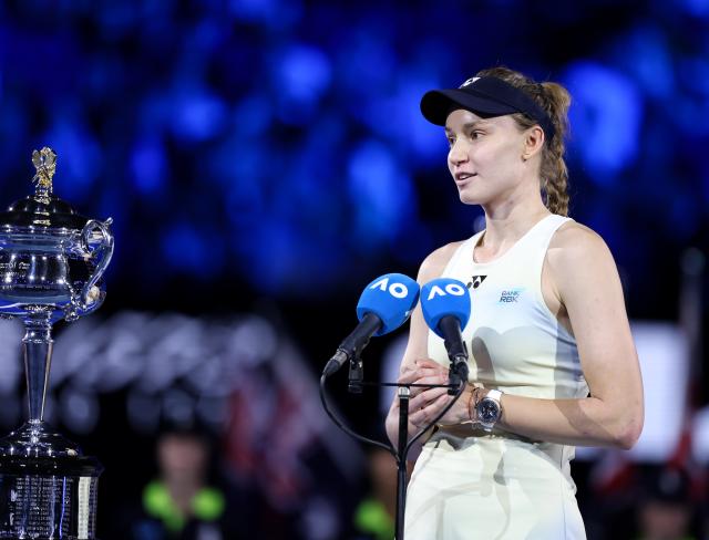(260131) -- MELBOURNE, Jan. 31, 2026 (Xinhua) -- Elena Rybakina speaks during the awarding ceremony after the women's singles final between Elena Rybakina of Kazakhstan and Aryna Sabalenka of Belarus at the Australian Open tennis tournament in Melbourne, Australia, Jan. 31, 2026. (Xinhua/Ma Ping)