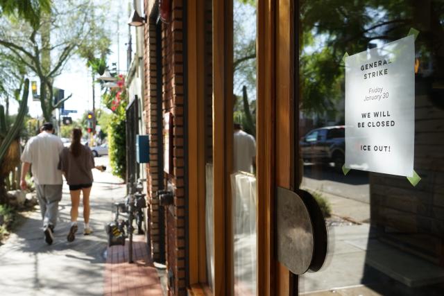(260131) -- SAN FRANCISCO, Jan. 31, 2026 (Xinhua) -- A store joins the "National Shutdown" with a protest sign in Los Angeles, California, the United States, on Jan. 30, 2026. Protesters gathered across the United States on Friday for a nationwide general strike against federal immigration enforcement operations and the recent fatal shootings by immigration agents.
TO GO WITH "Roundup: Anti-ICE protests held across U.S." (Xinhua)