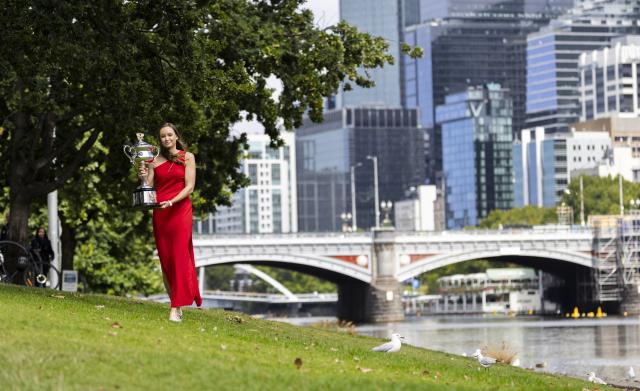 (260201) -- MELBOURNE, Feb. 1, 2026 (Xinhua) -- Elena Rybakina of Kazakhstan poses with the trophy during the Australian Open winner photo shoot near Yarra River, Melbourne, Australia, Feb. 1, 2026. (Photo by Hu Jingchen/Xinhua)
