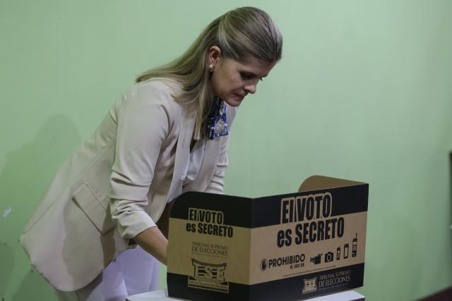 (260201) -- SAN JOSE, Feb. 1, 2026 (Xinhua) -- Laura Fernandez of the ruling Sovereign People's Party prepares to cast her vote at a polling station in Cartago, Costa Rica, Feb. 1, 2026. Costa Ricans head to the polls on Sunday in presidential elections, as more than 7,000 polling stations opened nationwide.
Polls opened at 6 a.m. local time (1200 GMT) and will close at 6 p.m. (0000 GMT). About 3.7 million registered voters are eligible to cast ballots, including over 67,000 Costa Ricans registered to vote abroad. (Photo by Francisco Canedo/Xinhua)
