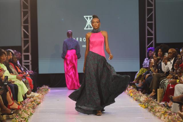 (260201) -- NAIROBI, Feb. 1, 2026 (Xinhua) -- Models walk on the runway during the Nairobi Fashion Week at the Sarit Centre in Nairobi, Kenya, Jan. 31, 2026. (Photo by Henry Naminde/Xinhua)