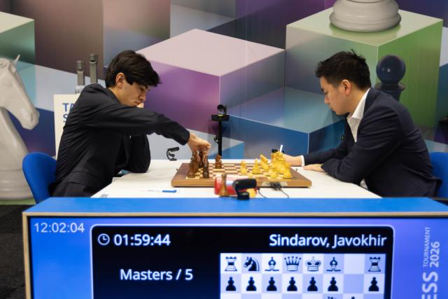(260202) -- WIJK AAN ZEE, Feb. 2, 2026 (Xinhua) -- Javokhir Sindarov (L) of Uzbekistan competes against Nguyen Thai Dai Van of the Czech Republic during the Tata Steel Chess Tournament in Wijk aan Zee, the Netherlands, Feb. 1, 2026. (Photo by Sylvia Lederer/Xinhua)
