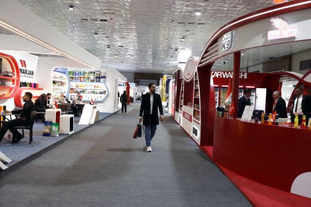 (260202) -- BAGHDAD, Feb. 2, 2026 (Xinhua) -- People visit the 49th session of the Baghdad International Fair in Baghdad, Iraq, Feb. 1, 2026.
  More than 1,000 Iraqi and foreign companies participated in the 7-day event, which kicked off here on Sunday. (Xinhua/Khalil Dawood)