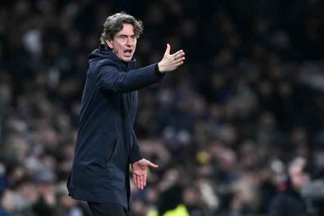 (260202) -- LONDON, Feb. 2, 2026 (Xinhua) -- Thomas Frank, manager of Tottenham Hotspur, gestures during the English Premier League match between Tottenham Hotspur and Manchester City in London, Britain, on Feb. 1, 2026. (Xinhua)