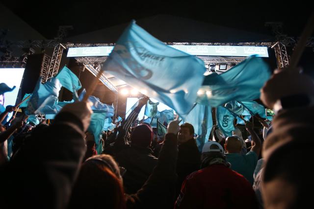 (260202) -- SAN JOSE, Feb. 2, 2026 (Xinhua) -- Supporters of Laura Fernandez gather at a celebration event in San Jose, Costa Rica, Feb. 1, 2026.
  Laura Fernandez, the Sovereign People Party candidate, celebrated on Sunday her electoral victory alongside supporters at a hotel in downtown San Jose. (Photo by Francisco Canedo/Xinhua)