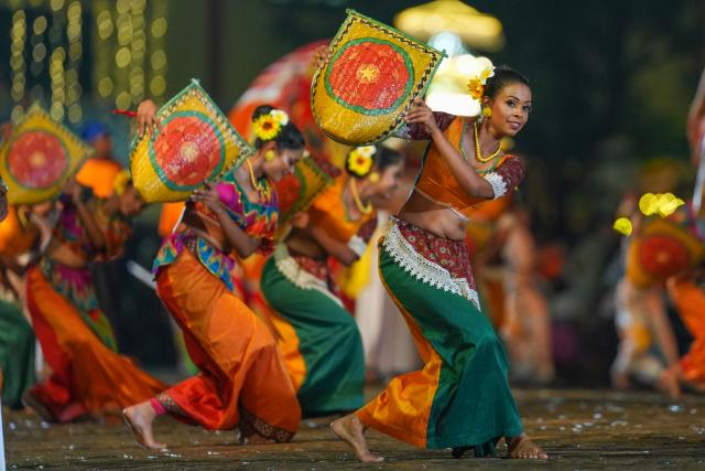 (260202) -- COLOMBO, Feb. 2, 2026 (Xinhua) -- Dancers perform a traditional dance during the annual Navam Maha Perahera parade in Colombo, Sri Lanka, Feb. 1, 2026. (Photo by Thilina Kaluthotage/Xinhua)