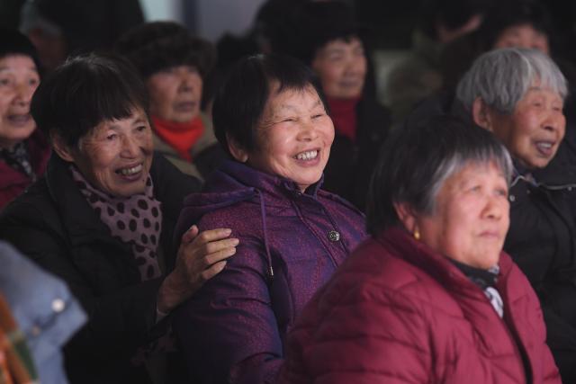 (260203) -- HANGZHOU, Feb. 3, 2026 (Xinhua) -- Villagers watch a Yueju Opera show in Taoyao Village, Lipu Town of Zhuji City, east China's Zhejiang Province, Jan. 30, 2026.
  Around the Spring Festival, opera troupes are busy performing in the countryside of Zhejiang, creating a vibrant and festive atmosphere. (Xinhua/Weng Xinyang)