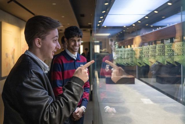 (260203) -- CHONGQING, Feb. 3, 2026 (Xinhua) -- Foreign students visit a museum in Banan District of Chongqing Municipality, southwest China, Feb. 3, 2026. As the Spring Festival approaches, Banan District of Chongqing Municipality hosted a "Laowai@Chongqing" event. "Laowai" is a Chinese slang term meaning "foreigners".
   Twenty international students gathered to engage in an immersive experience of local traditional cultural practices such as Mudong folk songs, paper cutting, and glutinous rice cake making, embracing the festive atmosphere of the Chinese New Year, which falls on Feb. 17 this year. (Xinhua/Chen Cheng)