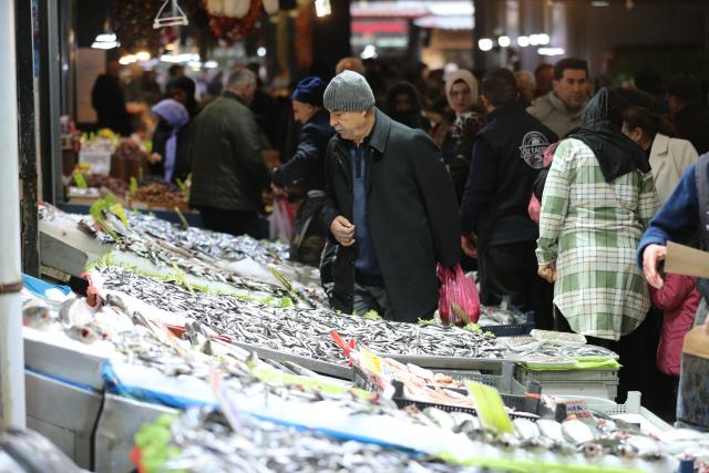 (260204) -- ANKARA, Feb. 4, 2026 (Xinhua) -- People shop at a local market in Ankara, Türkiye, Feb. 3, 2026. Türkiye's inflation trajectory took an upward turn in January, with consumer prices rising faster than expected, fueling concerns that the cost-of-living squeeze remains persistent despite a gradual easing in annual inflation.
   Data released on Tuesday by the Turkish Statistical Institute showed consumer prices increased 4.84 percent month-on-month in January, exceeding market expectations. The increase was mainly driven by higher food and non-alcoholic beverage prices, which climbed 6.59 percent over the month. (Mustafa Kaya/Handout via Xinhua)