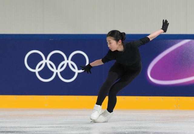 (260203) -- MILAN, Feb. 3, 2026 (Xinhua) -- Zhang Ruiyang of China attends a figure skating training session ahead of the 2026 Milan-Cortina Winter Olympics at Milano Ice Skating Arena in Milan, Italy, Feb. 3, 2026. (Xinhua/Cheng Min)