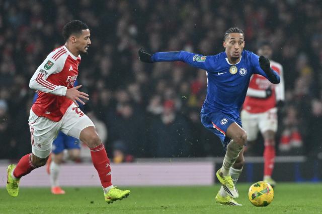 (260204) -- LONDON, Feb. 4, 2026 (Xinhua) -- Joao Pedro (R) of Chelsea competes during the English Football League Cup semifinal second leg match between Arsenal and Chelsea in London, Britain, Feb. 3, 2026. (Xinhua)
FOR EDITORIAL USE ONLY. NOT FOR SALE FOR MARKETING OR ADVERTISING CAMPAIGNS. NO USE WITH UNAUTHORIZED AUDIO, VIDEO, DATA, FIXTURE LISTS, CLUB/LEAGUE LOGOS OR "LIVE" SERVICES. ONLINE IN-MATCH USE LIMITED TO 45 IMAGES, NO VIDEO EMULATION. NO USE IN BETTING, GAMES OR SINGLE CLUB/LEAGUE/PLAYER PUBLICATIONS.