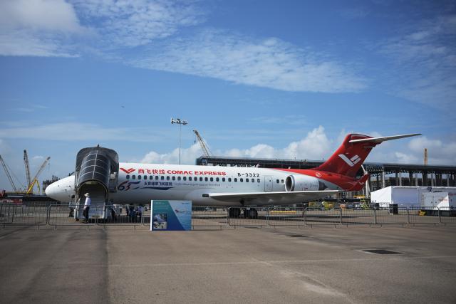 (260204) -- SINGAPORE, Feb. 4, 2026 (Xinhua) -- A C909 aircraft of the Commercial Aircraft Corporation of China (COMAC) is on display during the 10th Singapore Airshow at Singapore's Changi Exhibition Centre on Feb. 4, 2026. (Photo by Then Chih Wey/Xinhua)