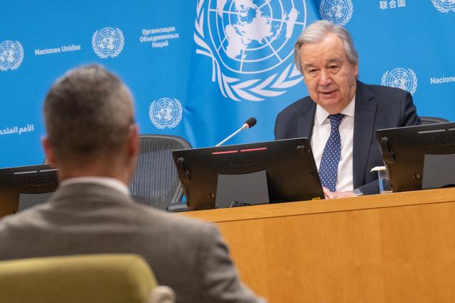 (260204) -- UNITED NATIONS, Feb. 4, 2026 (Xinhua) -- UN Secretary-General Antonio Guterres (R) speaks at a press briefing at the UN headquarters in New York, Feb. 4, 2026. Guterres said Wednesday that he has submitted to the General Assembly the composition of a new international scientific panel on artificial intelligence. (Manuel Elias/UN Photo/Handout via Xinhua)