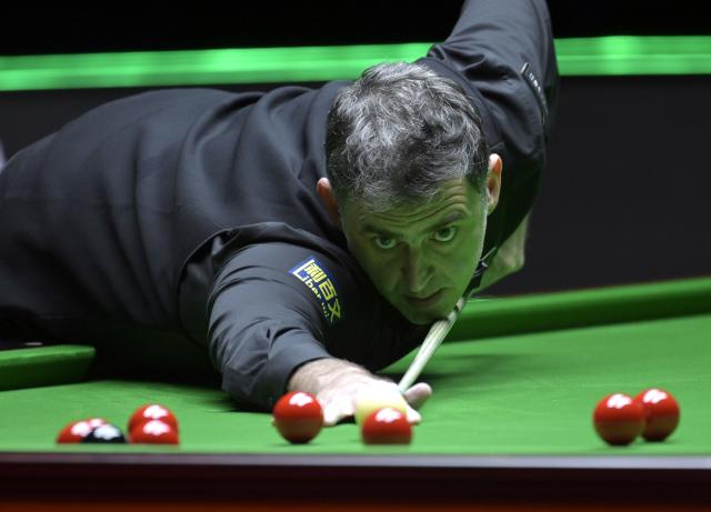 (260205) -- HONG KONG, Feb. 5, 2026 (Xinhua) -- Ronnie O'Sullivan competes during the second round match between Xiao Guodong of China and Ronnie O'Sullivan of England at the Snooker World Grand Prix 2026 in Hong Kong, south China, Feb. 5, 2026. (Xinhua/Lo Ping Fai)