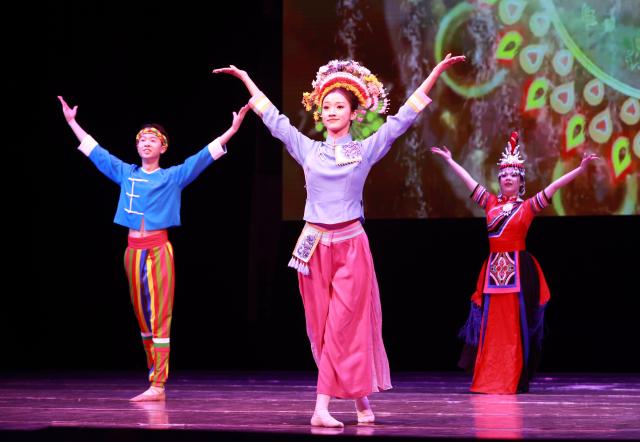 (260205) -- BISHKEK, Feb. 5, 2026 (Xinhua) -- Dancers perform at the "Happy Chinese New Year in Bishkek 2026" cultural show in Bishkek, Kyrgyzstan, Feb. 4, 2026. The show was presented by a joint artistic group composed of Fujian Vocational College of Art,  Fujian Acrobatic Troupe, Fujian song and dance theater, and Quanzhou Gaojia Opera Heritage Center. The program included songs, dances, magic, acrobatics, local opera, and instrumental performances. Nearly 900 people watched the show at the scene. (Photo by Roman/Xinhua)
