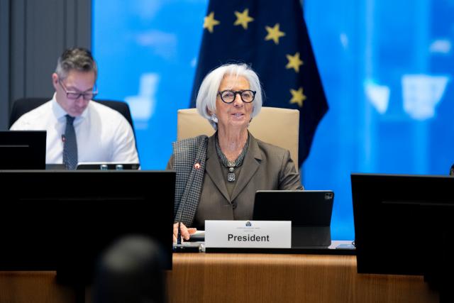 (260205) -- FRANKFURT, Feb. 5, 2026 (Xinhua) -- European Central Bank (ECB) President Christine Lagarde attends a press conference in Frankfurt, Germany, on Feb. 5, 2026. The ECB on Thursday decided to leave key interest rates unchanged at its first monetary policy meeting of 2026, marking the fifth consecutive hold since July 2025. (ECB/Handout via Xinhua)