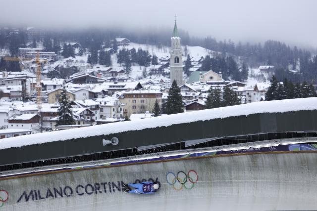 (260205) -- CORTINA D'AMPEZZO, Feb. 5, 2026 (Xinhua) -- Dominik Fischnaller of Italy attends a Luge men's singles official training session ahead of the Milan-Cortina 2026 Olympic Winter Games, in Cortina D'Ampezzo, Italy, Feb. 5, 2026. (Xinhua/Ding Xu)