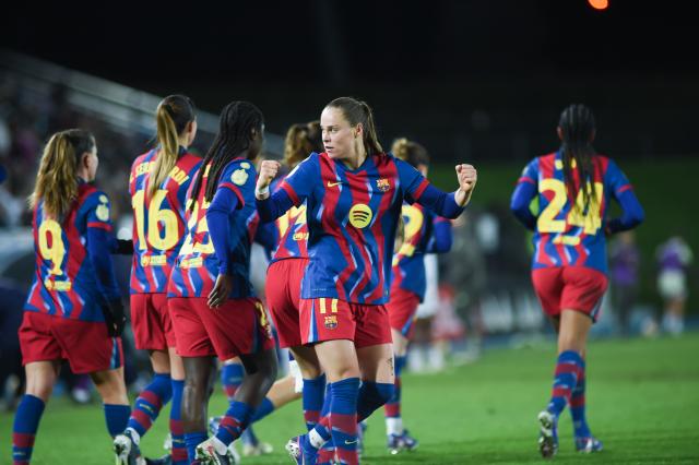 (260206) -- MADRID, Feb. 6, 2026 (Xinhua) -- Ewa Pajor (C) of Barcelona celebrates her goal during the Copa de la Reina match between Real Madrid and FC Barcelona in Madrid, Spain, on Feb. 5, 2026. (Photo by Gustavo Valiente/Xinhua)