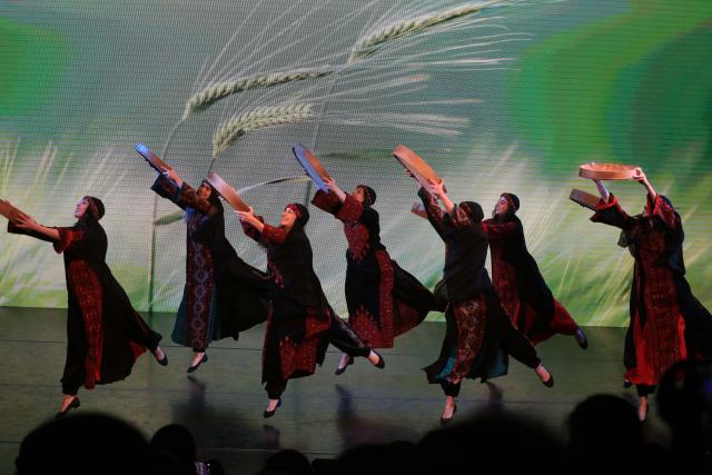 (260206) -- AMMAN, Feb. 6, 2026 (Xinhua) -- Jordanian artists perform at the Chinese-Jordanian Youth Singing Concert for "Happy Chinese New Year" in Jordan celebrations at the Jordan National Center for Culture and Arts in Amman, Jordan, on Feb. 5, 2026. The 2026 "Happy Chinese New Year" in Jordan celebrations for the Year of the Horse launched on Thursday at the Jordan National Center for Culture and Arts. (Photo by Mohammad Abu Ghosh/Xinhua)